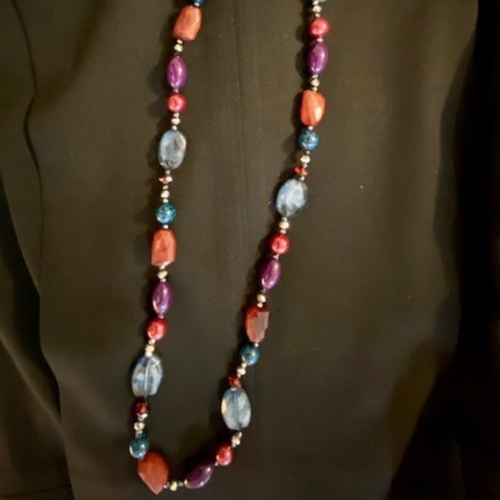 PREMIER DESIGNS GLASS BEAD NECKLACE